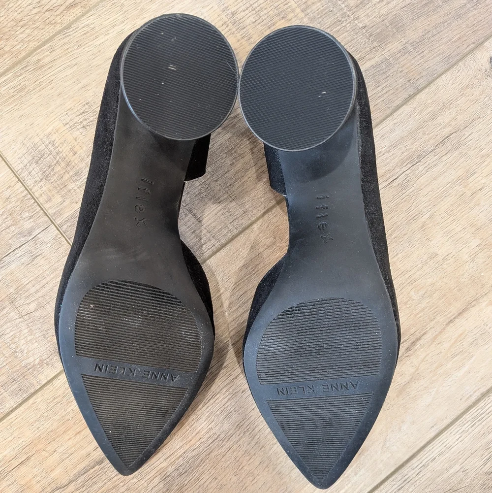 Anne Klein Flex Black Pointed-Toe Shimmer Block Heels | 7.5 - Picture 6 of 8